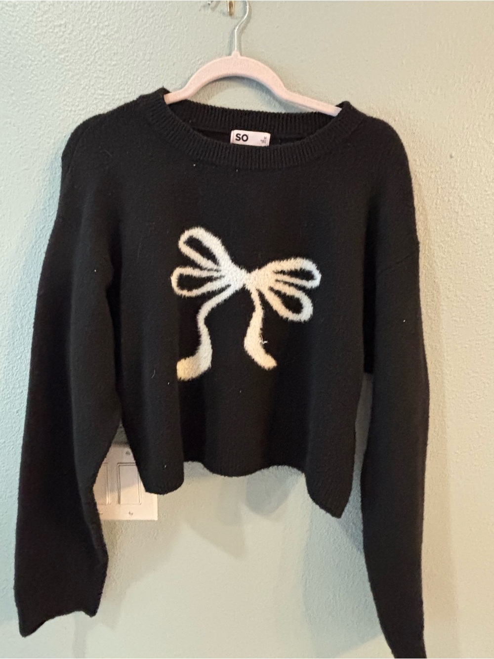 SO Black Cropped Sweater with Cream Bow Detail
